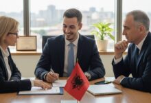 عقد عمل في ألبانيا لمدة سنة: الشروط، الرواتب، وطريقة الحصول على العقد