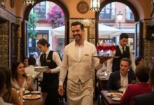 مطعم يبحث عن نادل ومساعدي نادل في اسبانيا