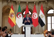 إسبانيا تمنح أكثر من 500 ألف مهاجر غير نظامي وثائق قانونية