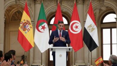 إسبانيا تمنح أكثر من 500 ألف مهاجر غير نظامي وثائق قانونية