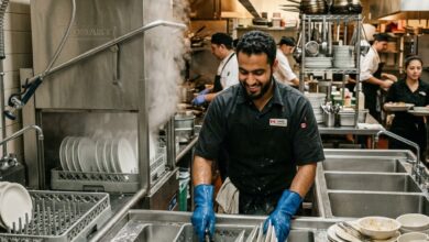 وظائف مطاعم في كندا: غاسل أطباق براتب يصل إلى 16 دولار بالساعة