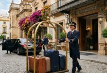 مطلوب عامل حمل الحقائب لفندق في اسبانيا